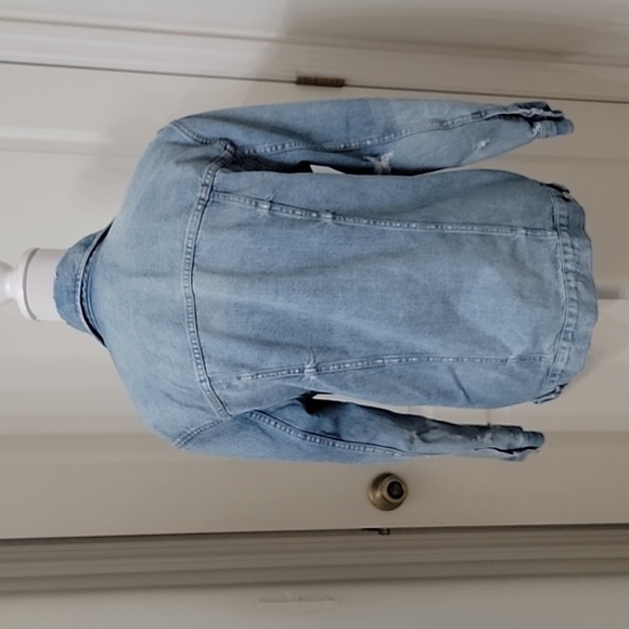 Madewell Size M Oversized Jean Jacket, Distressed, Medium Wash, Exc. Usede Cond. - Picture 5 of 12